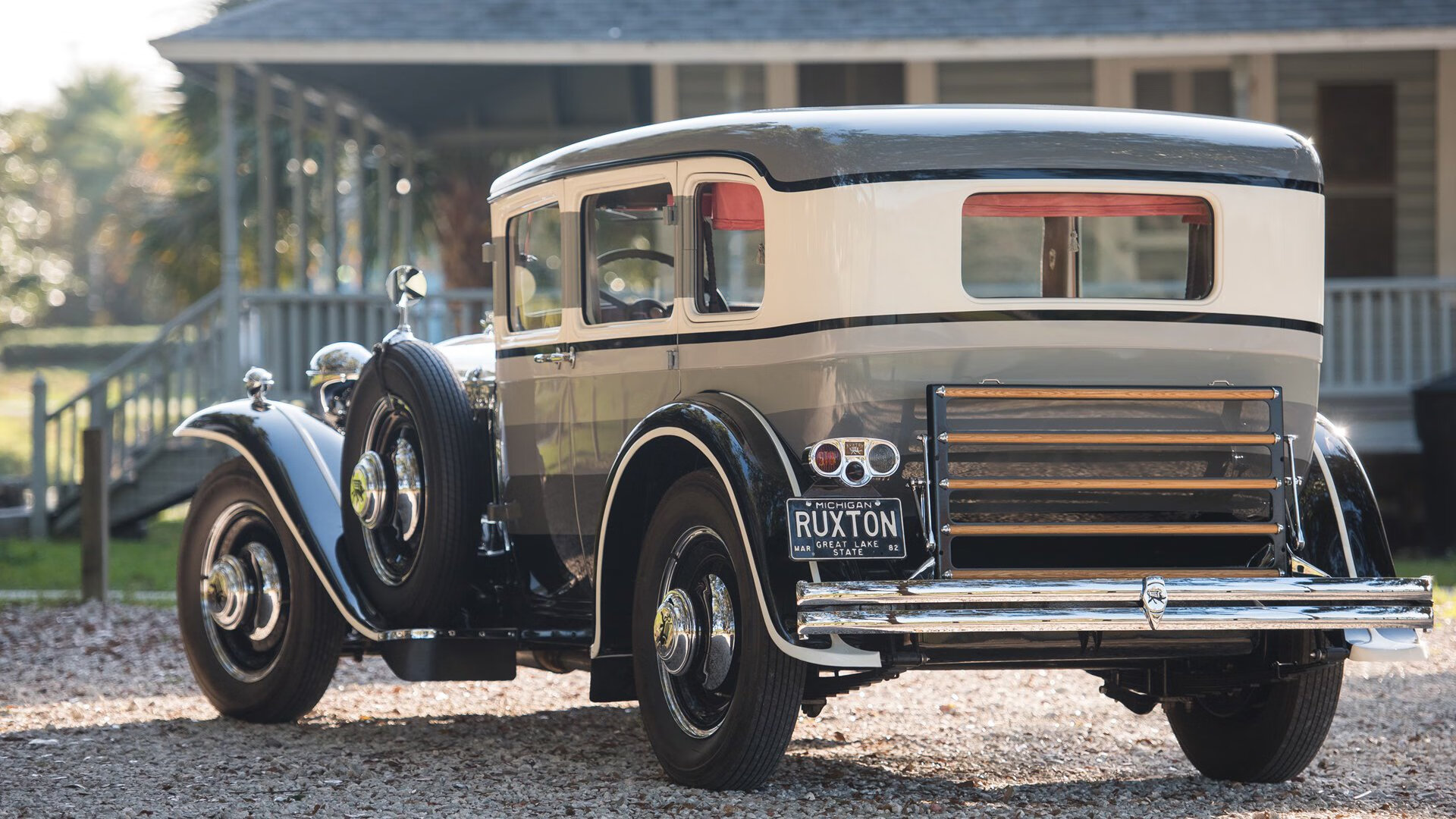 Kaiyun(中国)开云-东契奇压哨命中独行侠惊险取胜，东契奇46分独行侠轻取鹈鹕